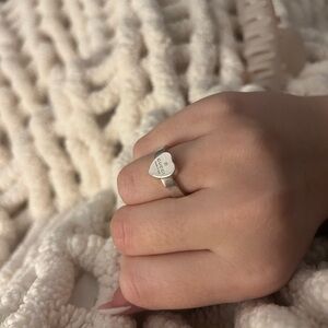 Gucci Heart Signet Ring in Polished Silver Tone